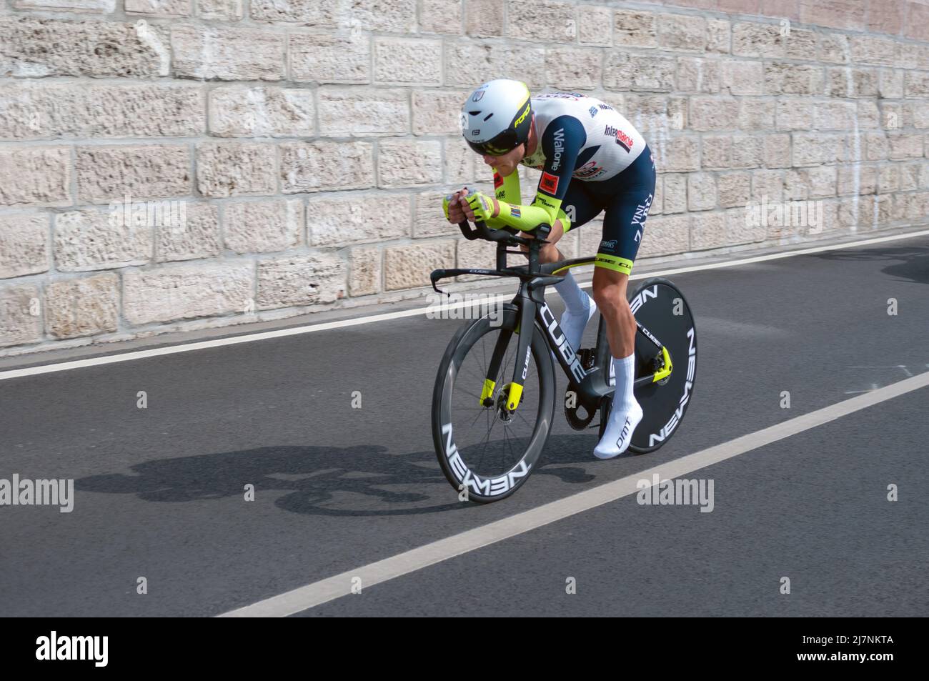 BUDAPEST, UNGARN - 07. MAI 2022: Profi-Radfahrer Loïc Vliegen INTERMARCHÉ - WANTY - GOBERT MATÉR., Giro D'Italia Etappe 2 Zeitfahren - Radrennen Stockfoto