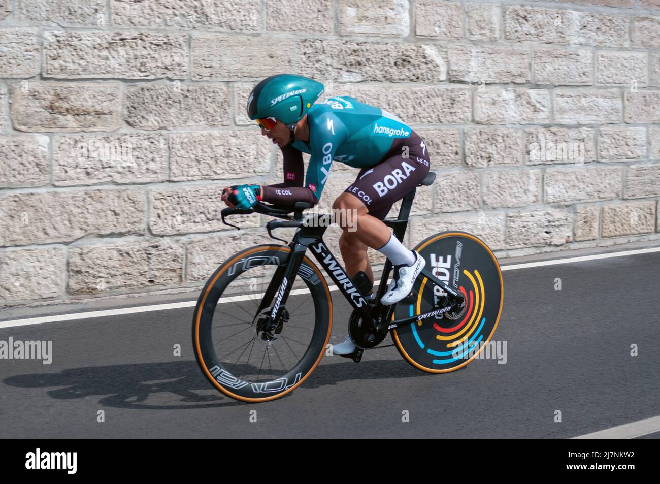 BUDAPEST, UNGARN - 07. MAI 2022: Profi-Radfahrer Cesare Benedetti EF BORA - HANSGROHE, Giro D'Italia Etappe 2 Zeitfahren - Radrennen am 07. Mai, Stockfoto