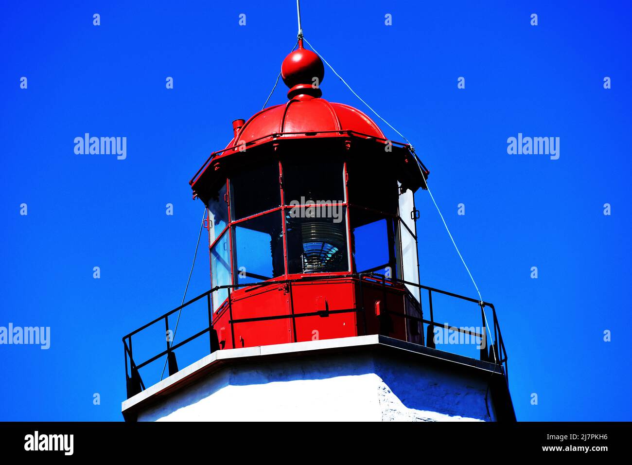 ERSTE UHR: Sandy Hook Light von NJ wurde 1764 fertiggestellt und ist der älteste in Betrieb befindliche Leuchtturm in den USA, der sich auf dem Militärstützpunkt Fort Hancock befindet. Stockfoto