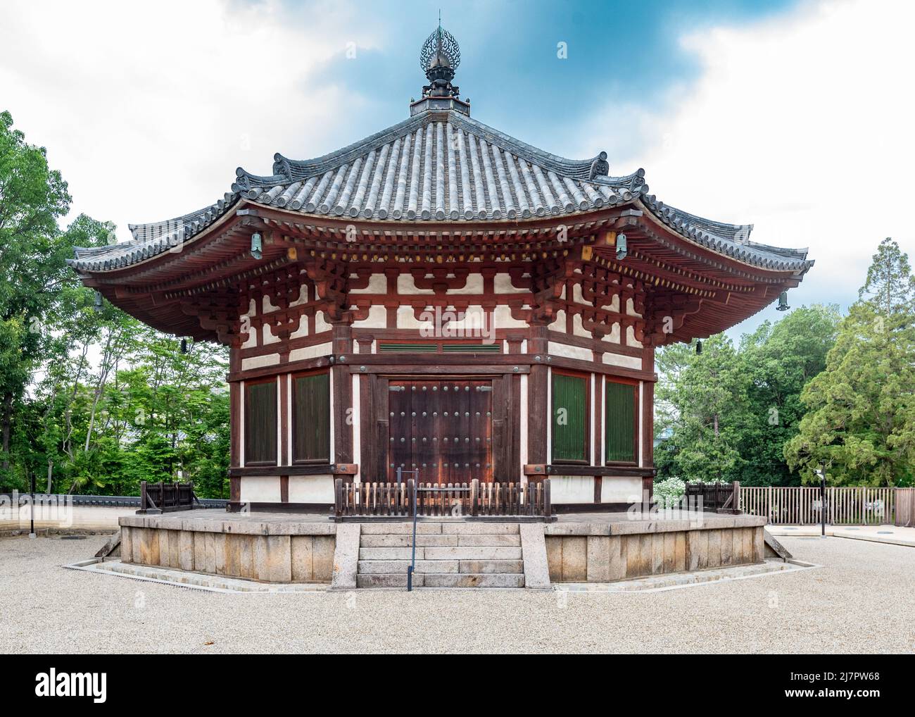 Pavillon im Kufukuiji Bhudist Tempel in Nara, Japan Stockfoto