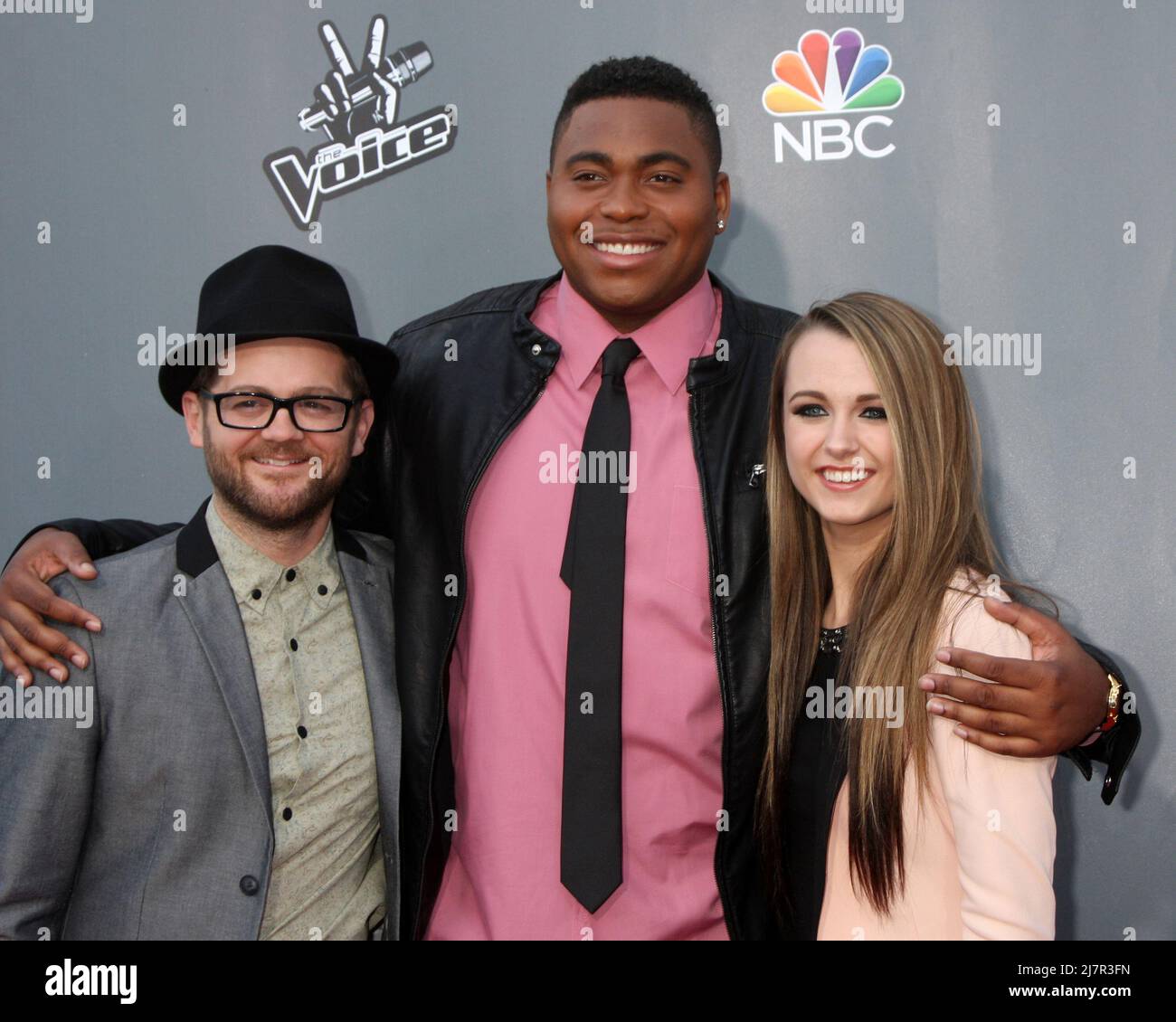 LOS ANGELES - APR 15: Josh Kaufman, T.J. Wilkins, Bria Kelly beim NBC's „The Voice“ Season 6 Top 12 Red Carpet Event beim Universal City Walk am 15. April 2014 in Los Angeles, CA Stockfoto