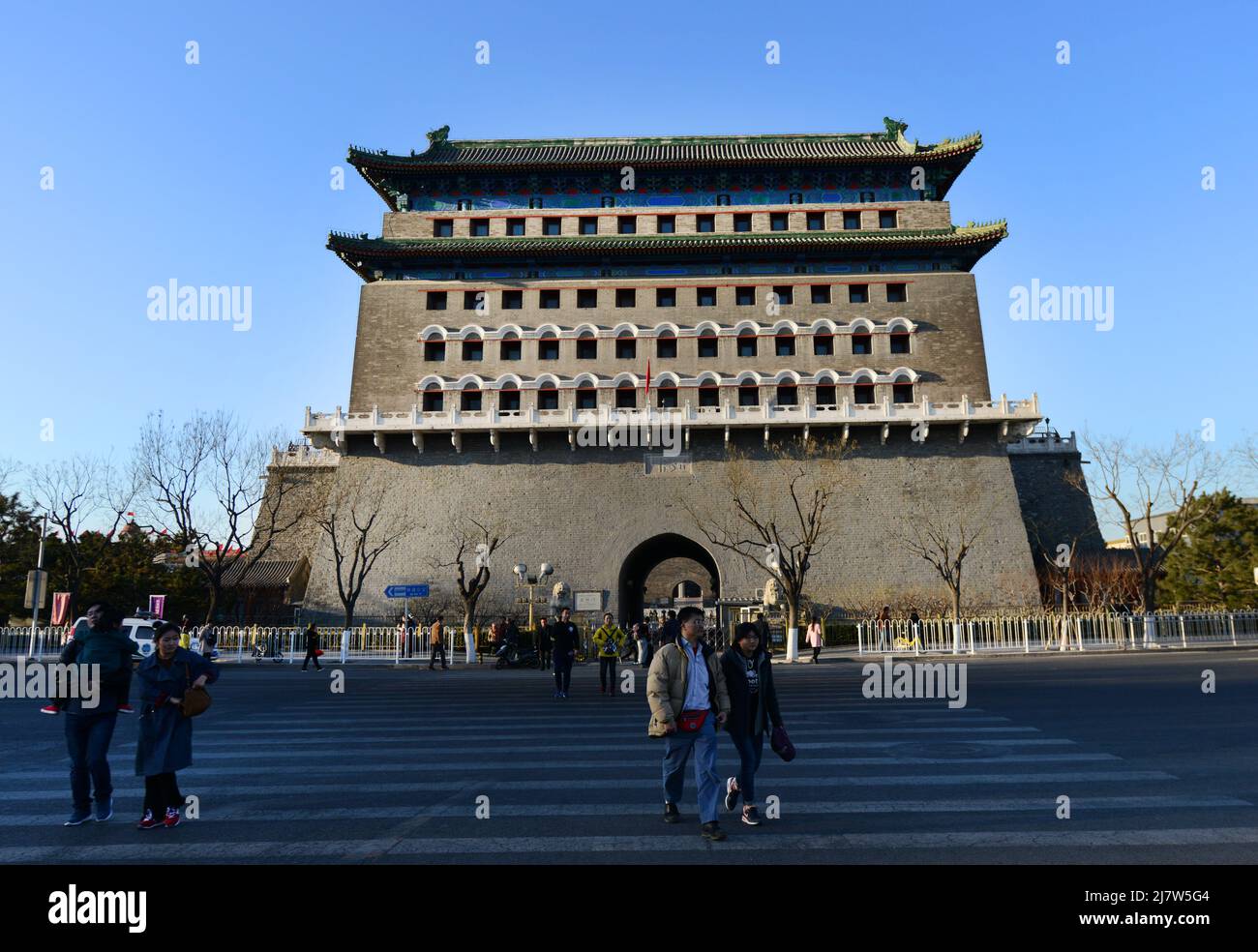 Tor von Zheng Yang im Zentrum von Peking, China. Stockfoto