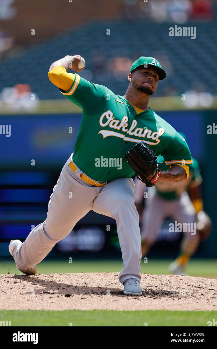 DETROIT, MI – 10. MAI: Oakland Athletics Starting Pitcher Frankie Montas (47) spielt am 10. Mai 2022 im Comerica Park in Detroit, Michigan, gegen die Detroit Tigers. (Joe Robbins/Image of Sport) Stockfoto