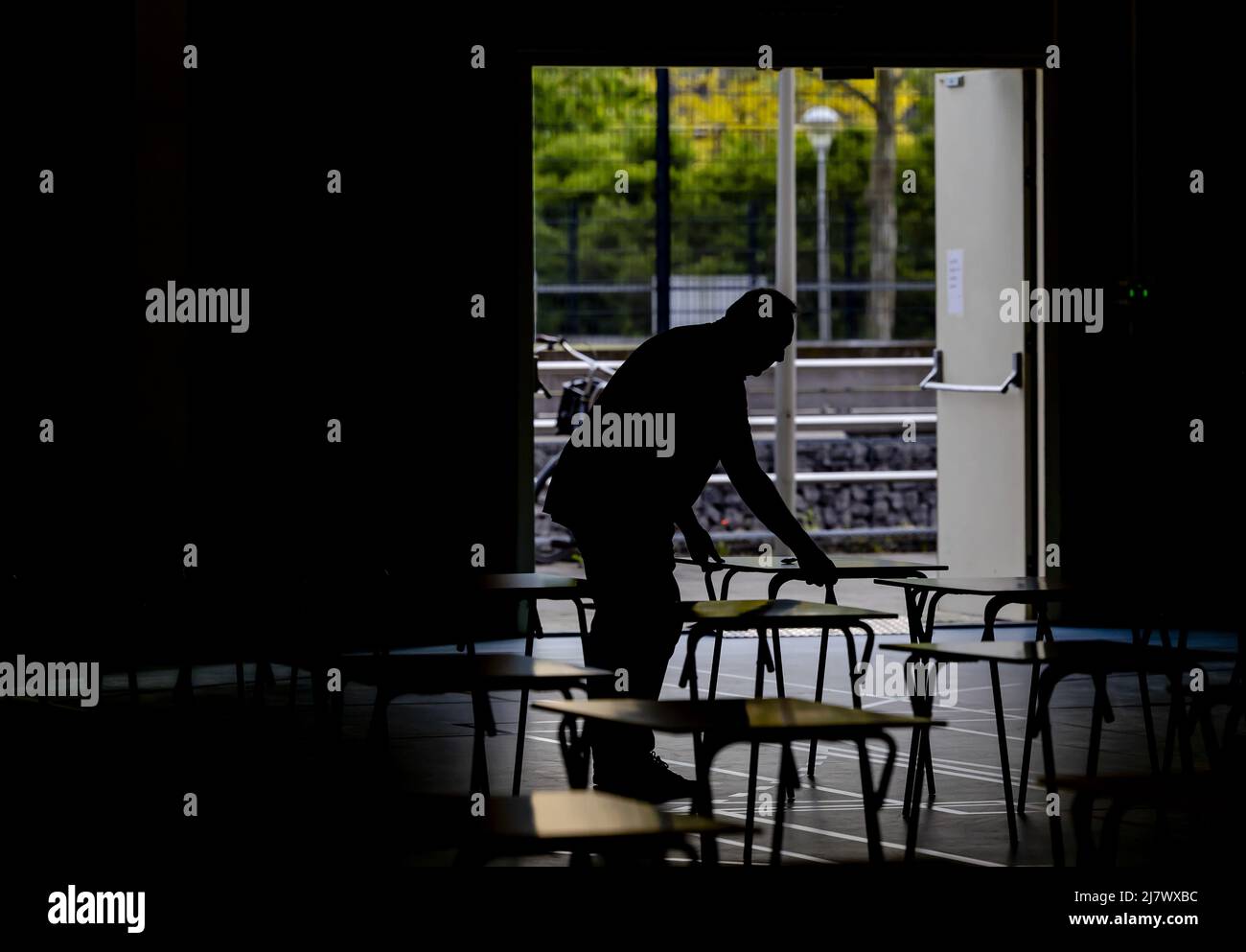 2022-05-11 08:40:15 DEN HAAG - die letzten Vorbereitungen an einer Sekundarschule für die Abschlussprüfungen. Die Prüfungszeit sah während der Corona-Krise anders aus, zum Beispiel, weil die Studenten während der Aussperrung zu Hause saßen und mit Stress und Unsicherheit zu kämpfen hatten. ANP ROBIN VAN LONKHUIJSEN niederlande Out - belgien Out Stockfoto