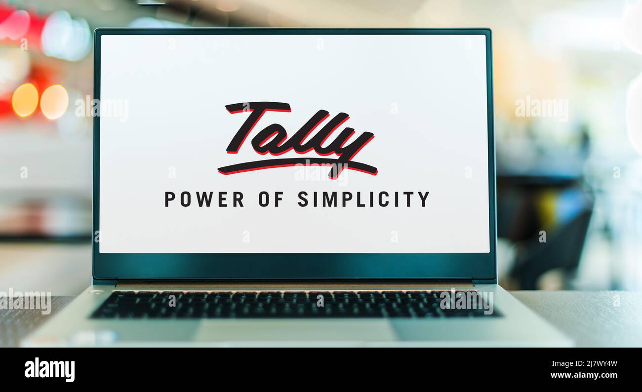 POZNAN, POL - 8. DEZ 2021: Laptop-Computer mit Logo von Tally Solutions, einem indischen multinationalen Technologieunternehmen, das Enterprise RE Stockfoto