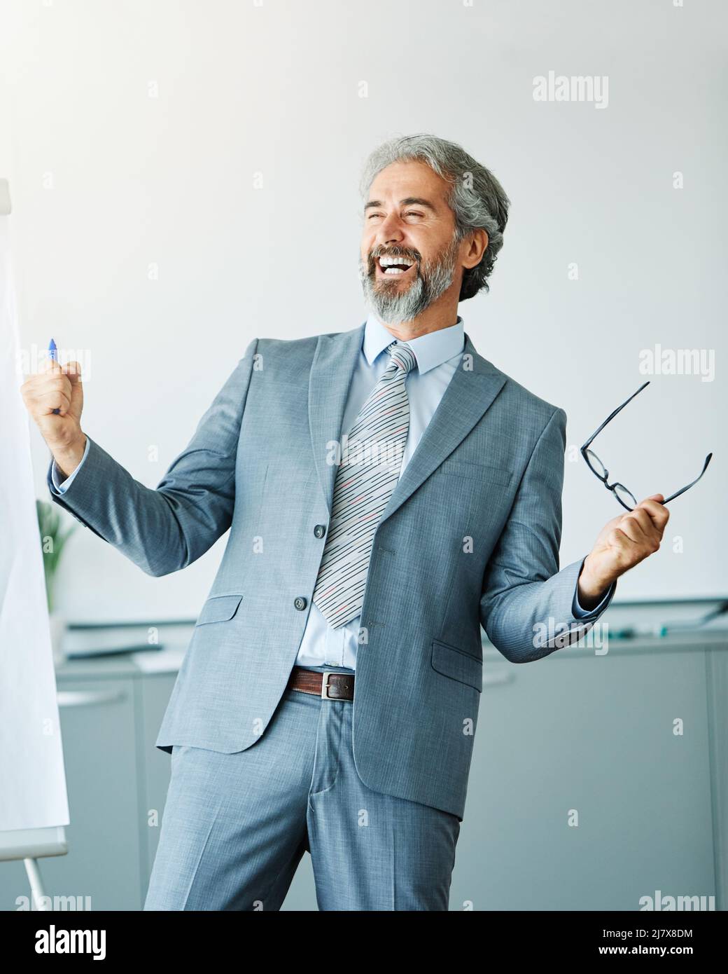 Geschäftsmann Mann Geschäft Senior Erfolg glücklich Feier Erwachsene Büro männlich lächelnd feiern Stockfoto
