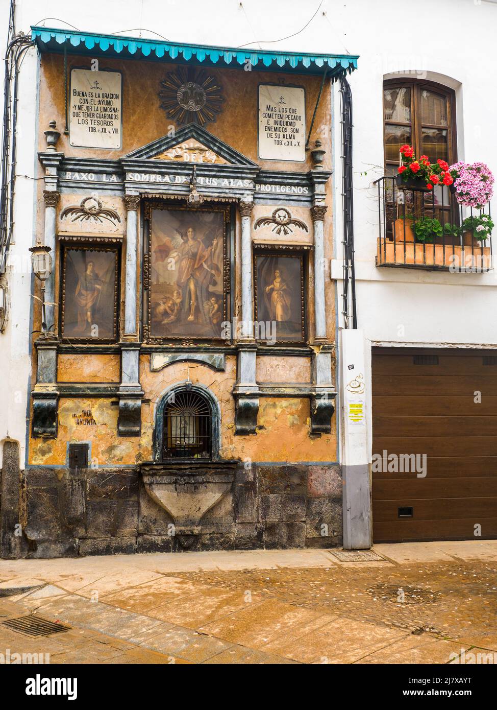 Große aedicula (Nische) in Lineros Straße - Cordoba, Spanien Stockfoto