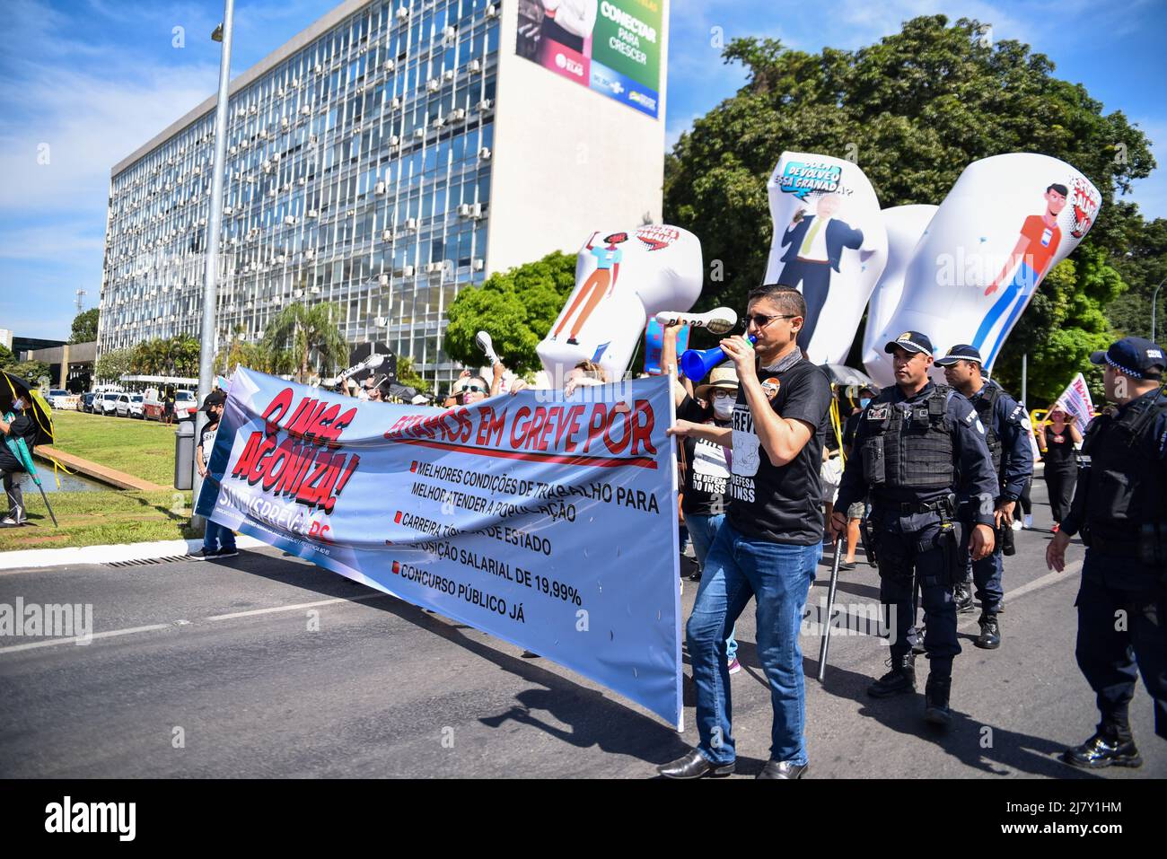 Brasília, DF - 11.05.2022: LUIZ FUX RECEBE RODRIGO PACHECO NO STF - an diesem Mittwoch (10) protestieren streikende Arbeiter des INSS vor dem Gesundheitsministerium gegen eine Gehaltsanpassung. (Foto: Antonio Molina/Fotoarena) Stockfoto