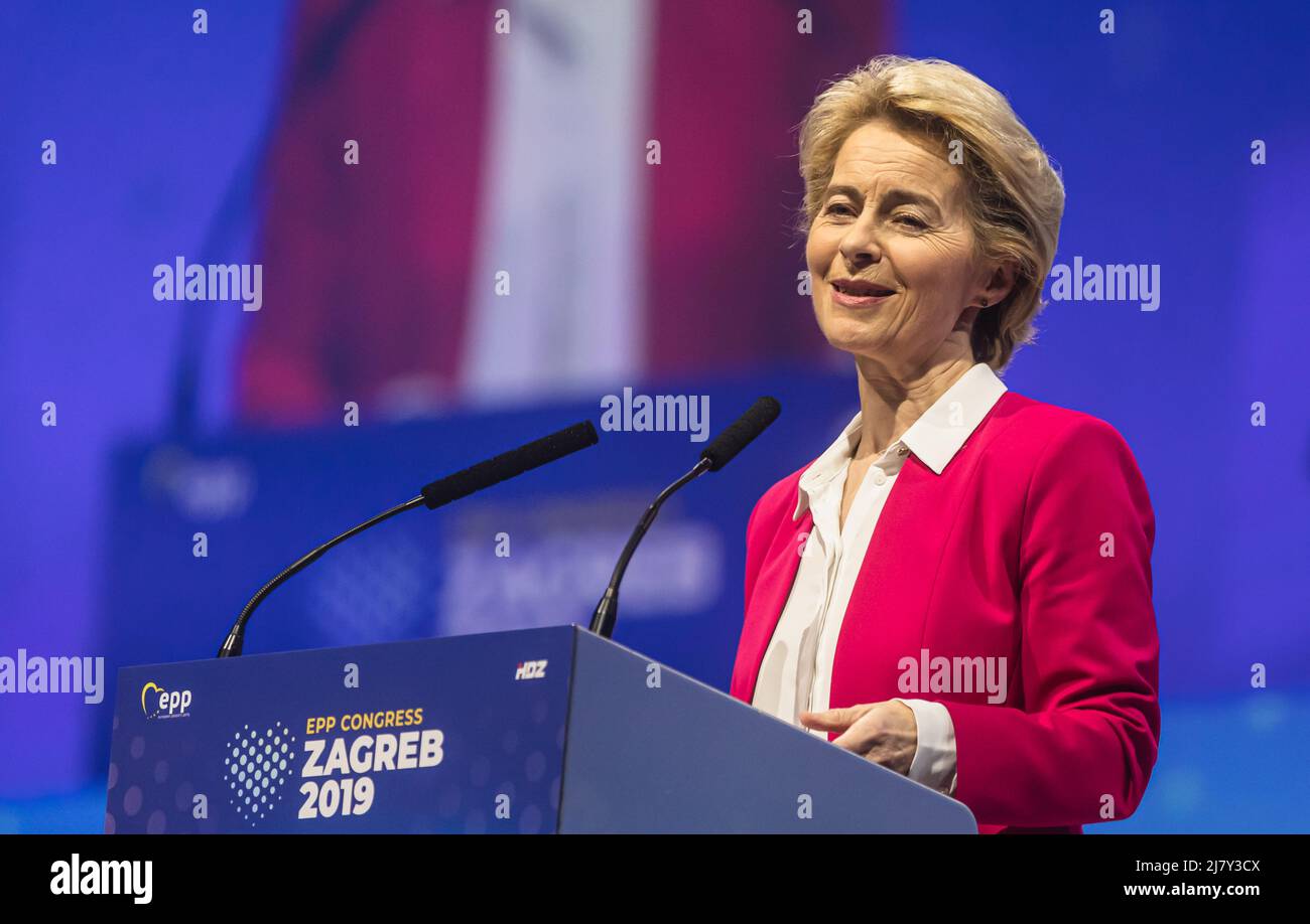 Ursula von der Leyen, die erste weibliche Präsidentin der Europäischen Kommission, die während des EVP-Kongresses in Zagreb gesehen wurde. Ursula Gertrud von der Leyen ist eine deutsche und EU-Politikerin, die seit dem 1. Dezember 2019 Präsidentin der Europäischen Kommission ist. Von 2005 bis 2019 war sie in der deutschen Bundesregierung tätig und bekleidete nacheinander Positionen im Kabinett von Angela Merkel, zuletzt als Verteidigungsministerin. Von der Leyen ist Mitglied der Mitte-Rechts-Christlich-Demokratischen Union (CDU) und ihres EU-Pendants, der Europäischen Volkspartei (EVP). (Foto von Mykhaylo Palinchak/SOPA Images/Sipa Stockfoto