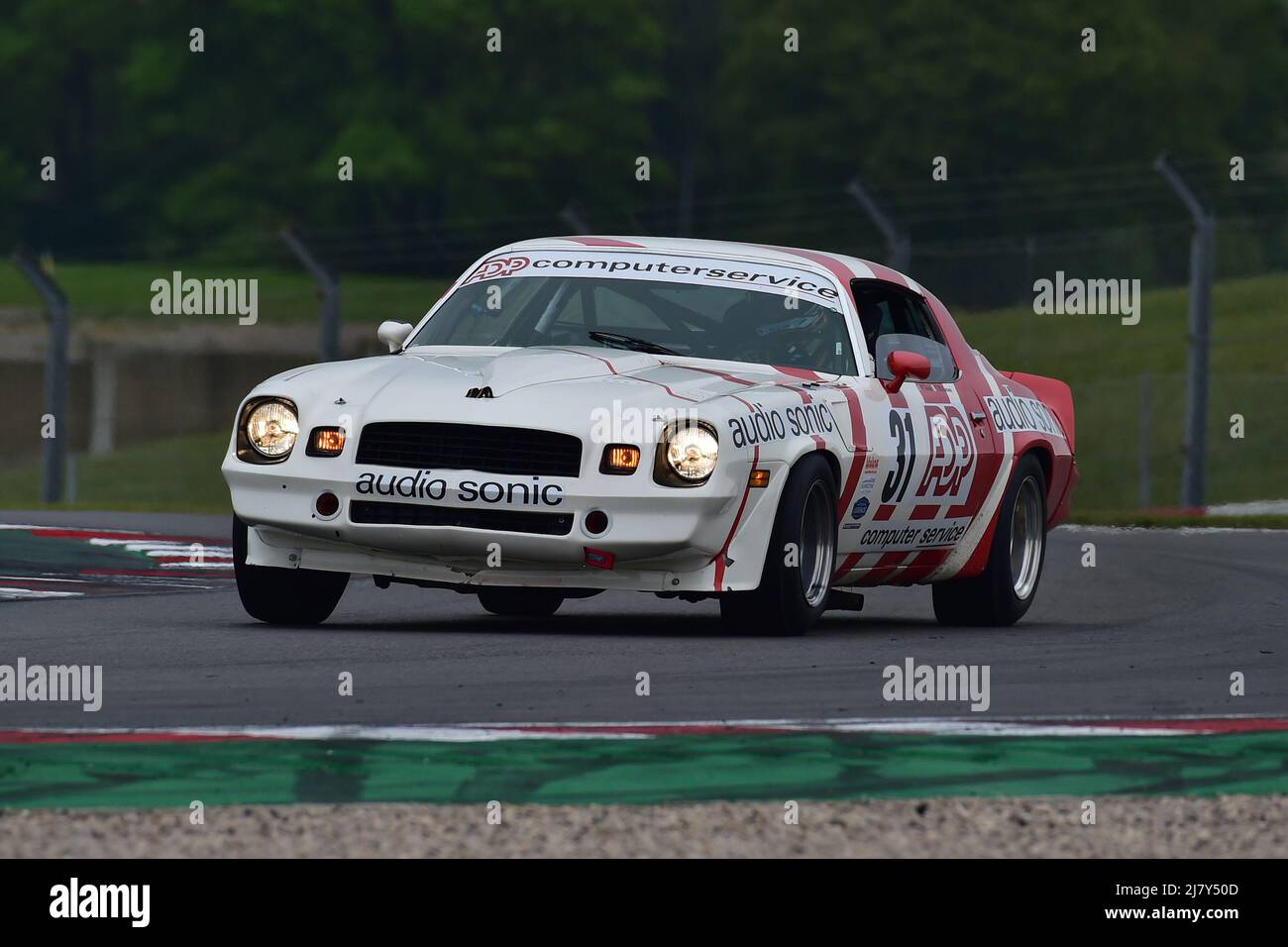 James Thorpe, Sean McInerney, Chevrolet Camaro Z28, Ein einstündiges Rennen mit der Option eines zweiten Fahrers in kultigen Limousinen und Tourenwagen-Rennern, die c Stockfoto