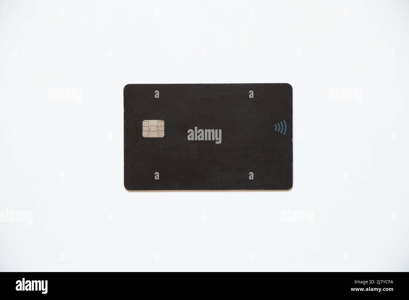 Banking schwarze Plastikkarte auf weißem Hintergrund, Finanzen und Wirtschaft Stockfoto