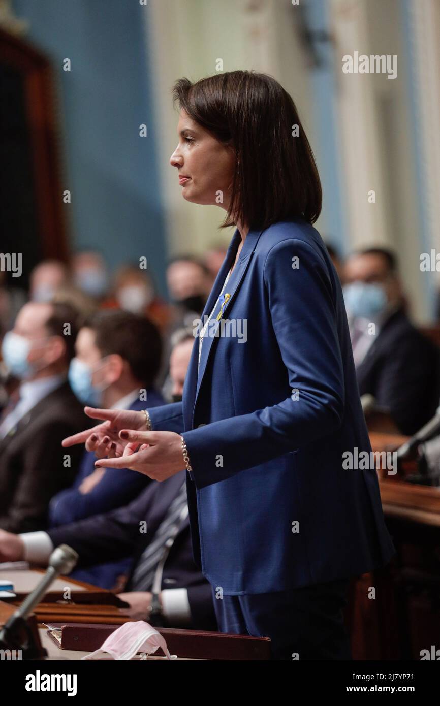 Genevieve Guilbault, die stellvertretende Premierministerin von Quebec und Ministerin für öffentliche Sicherheit, antwortet der Opposition während der Fragestunde am Dienstag, den 15. März 2022, um den Stockfoto