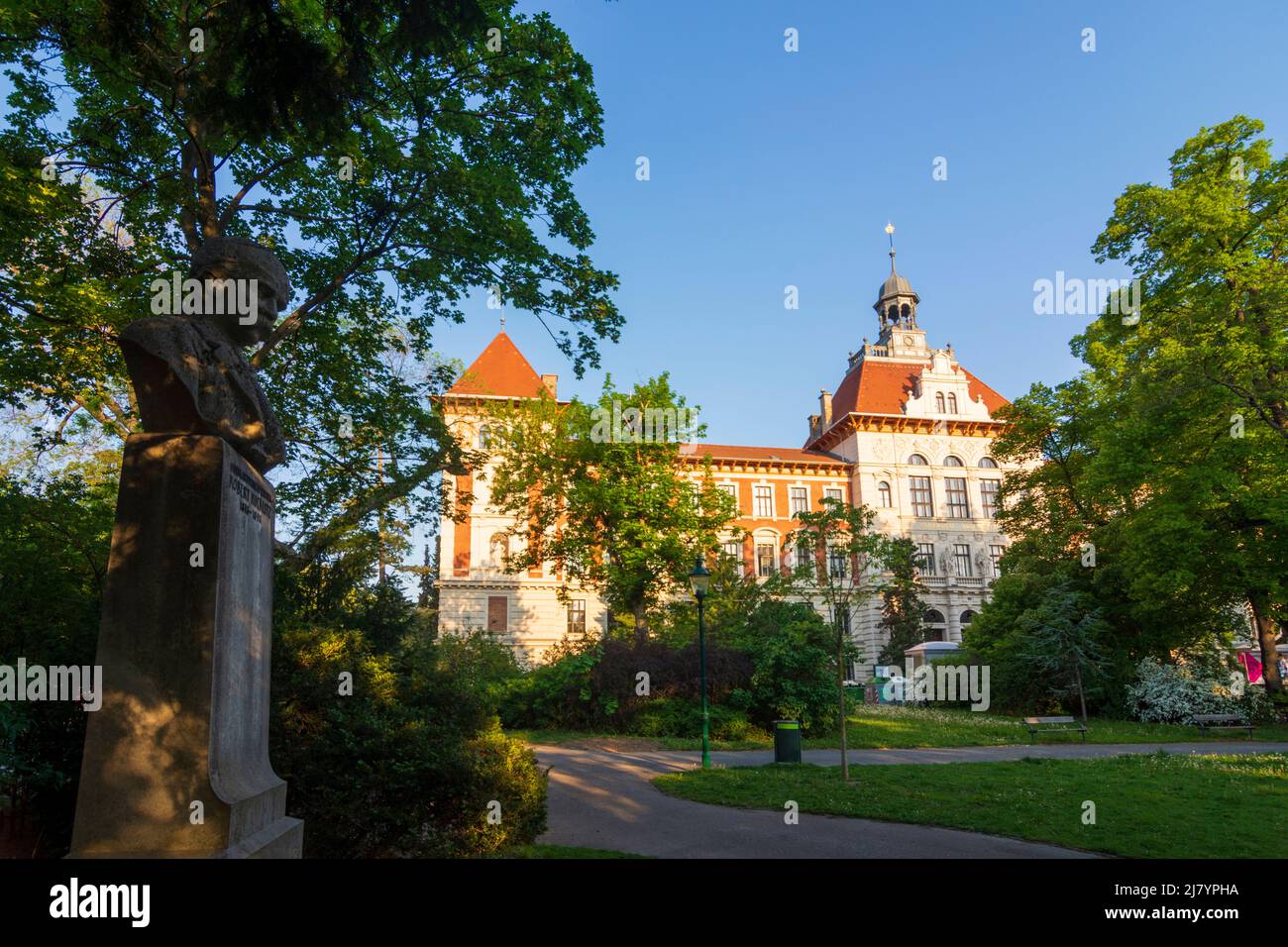 Wien, Wien: Universität für Bodenkultur, Gregor-Mendel-Haus, Statue von Robert Micklitz 18. Wä Stockfoto