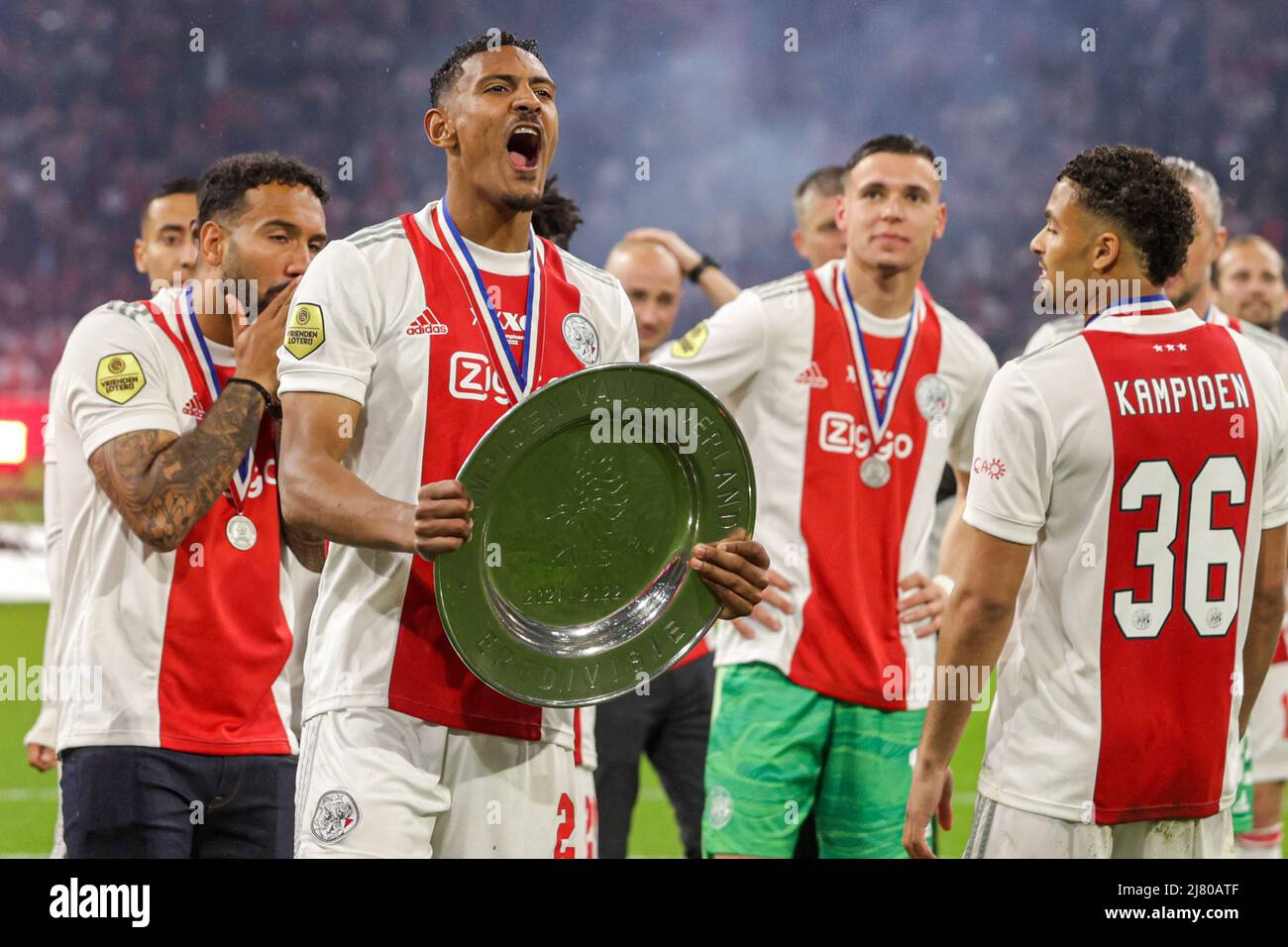 AMSTERDAM, NIEDERLANDE - 11. MAI: Sebastien Haller von Ajax nach dem niederländischen Eredivisie-Spiel zwischen Ajax und SC Heerenveen in der Johan Cruijff Arena am 11. Mai 2022 in Amsterdam, Niederlande (Foto: Herman Dingler/Orange Picturs) Stockfoto