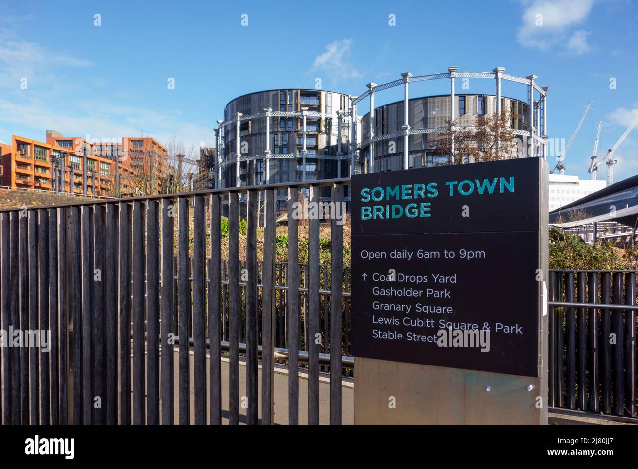 Somers Town Bridge, Kings Cross, London, Großbritannien Stockfoto