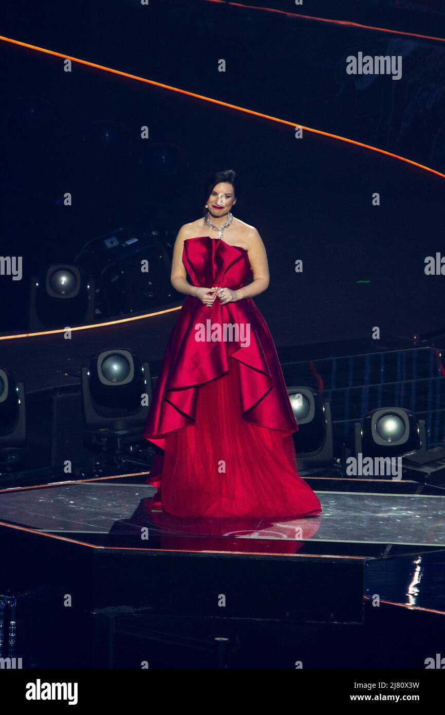 Turin, Italien. 11. Mai 2022. Die italienische Sängerin Laura Pausini auf der Bühne des Turin Eurovision Song Contest 2022 Credit: Marco Destefanis/Alamy Live News Stockfoto