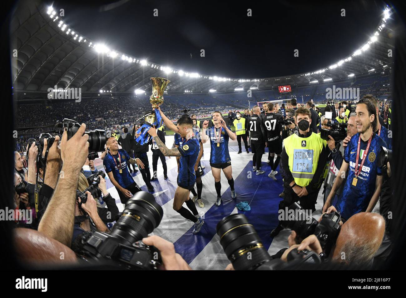 Joaquin Correa (Inter)Lautaro Martinez (Inter) während des Italien-Cup-Spiels zwischen Juventus 2-4 Inter im Olimpic Stadium am 11. Mai 2022 in Roma, Italien. Quelle: Maurizio Borsari/AFLO/Alamy Live News Stockfoto