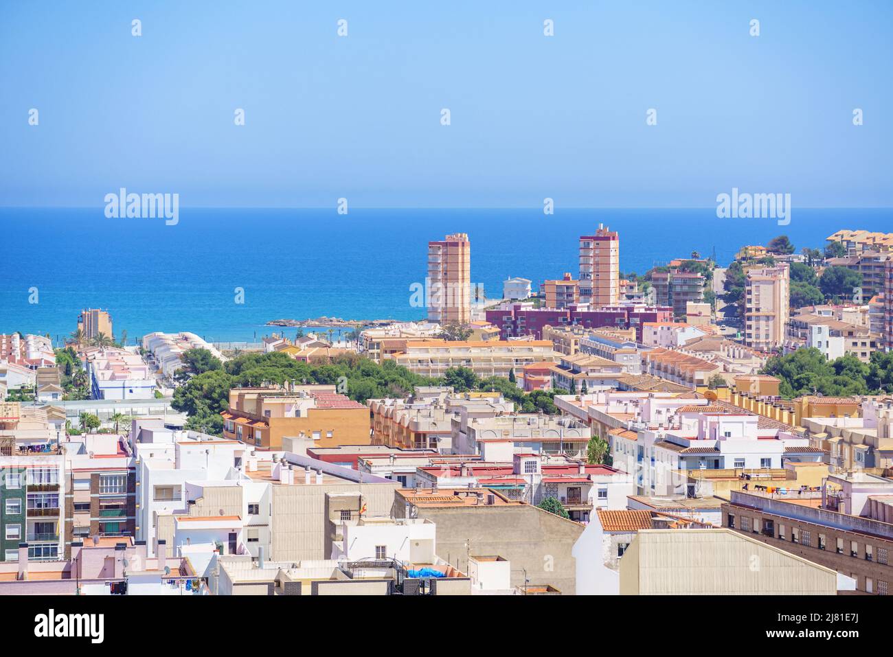 Die Zersiedelung bedroht die mittelmeerküste in Oropesa del Mar Spanien Stockfoto