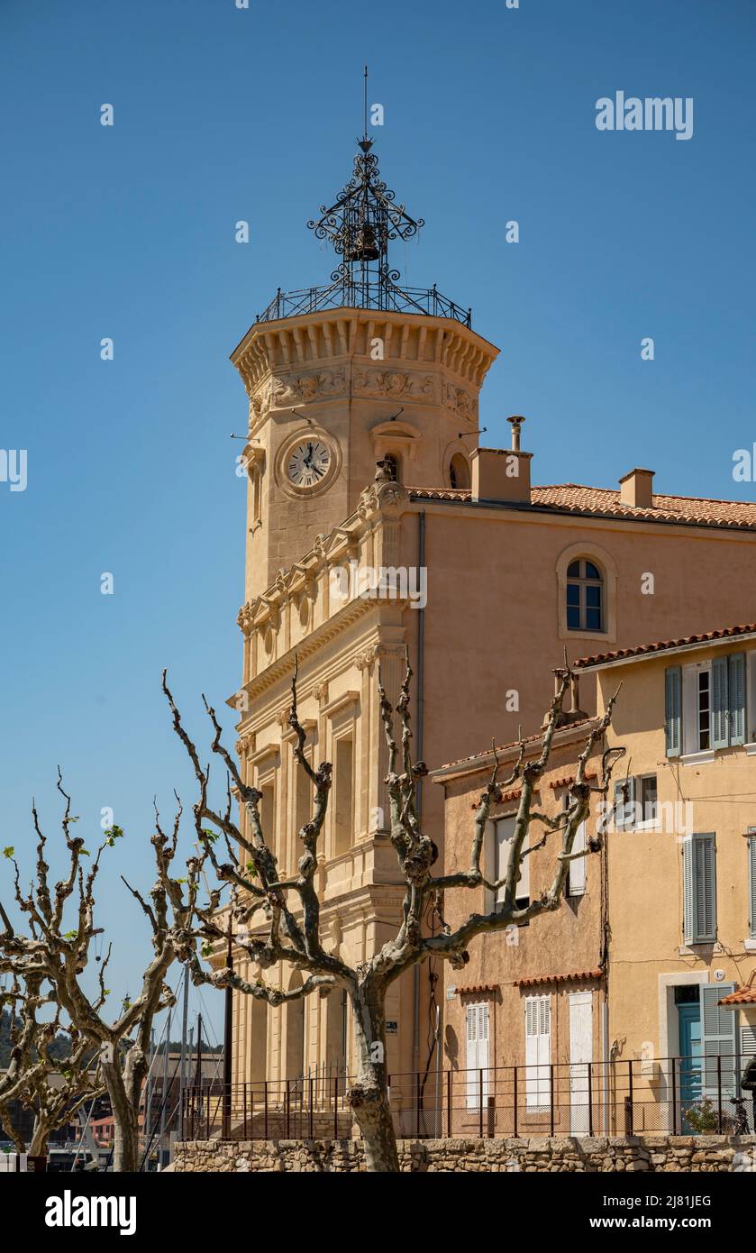 Sonniger Tag in Südfrankreich, Wandern in der alten provenzalischen Küstenstadt La Ciotat, Provence, Frankreich, Sommerurlaubsziel Stockfoto