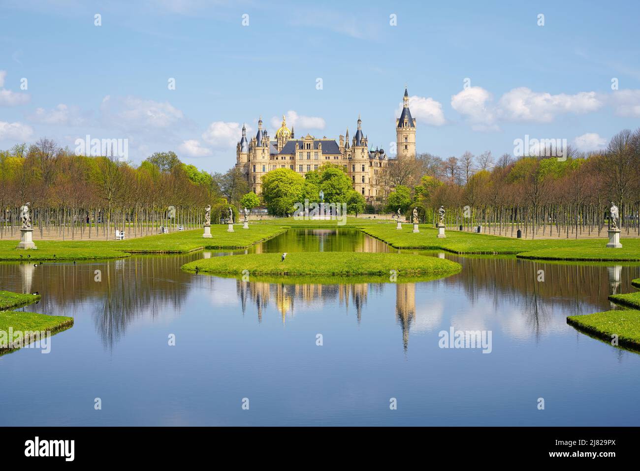 Schwerin Schloss, Schwerin Schloss in Deutschland. Schloss in der Landeshauptstadt Mecklenburg-Vorpommerns gelegen, landtag. Stockfoto