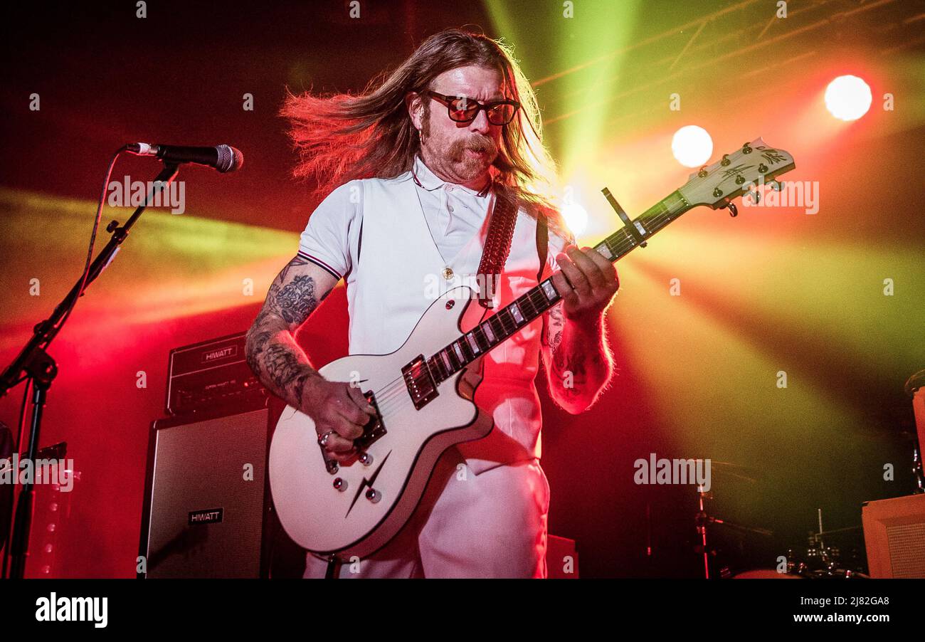 Eagles of Death Metal Frontmann Jesse Hughes tritt 2021 live auf Stockfoto