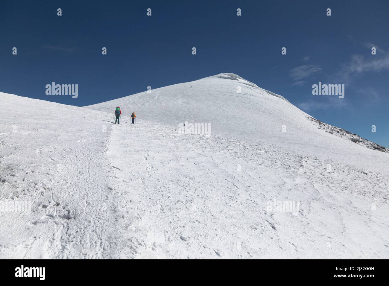 Touristen klettern den Gletscher auf den Gipfel des Mount Greater Ararat, Agri Dagi, Region Ostanatolien, Türkei Stockfoto
