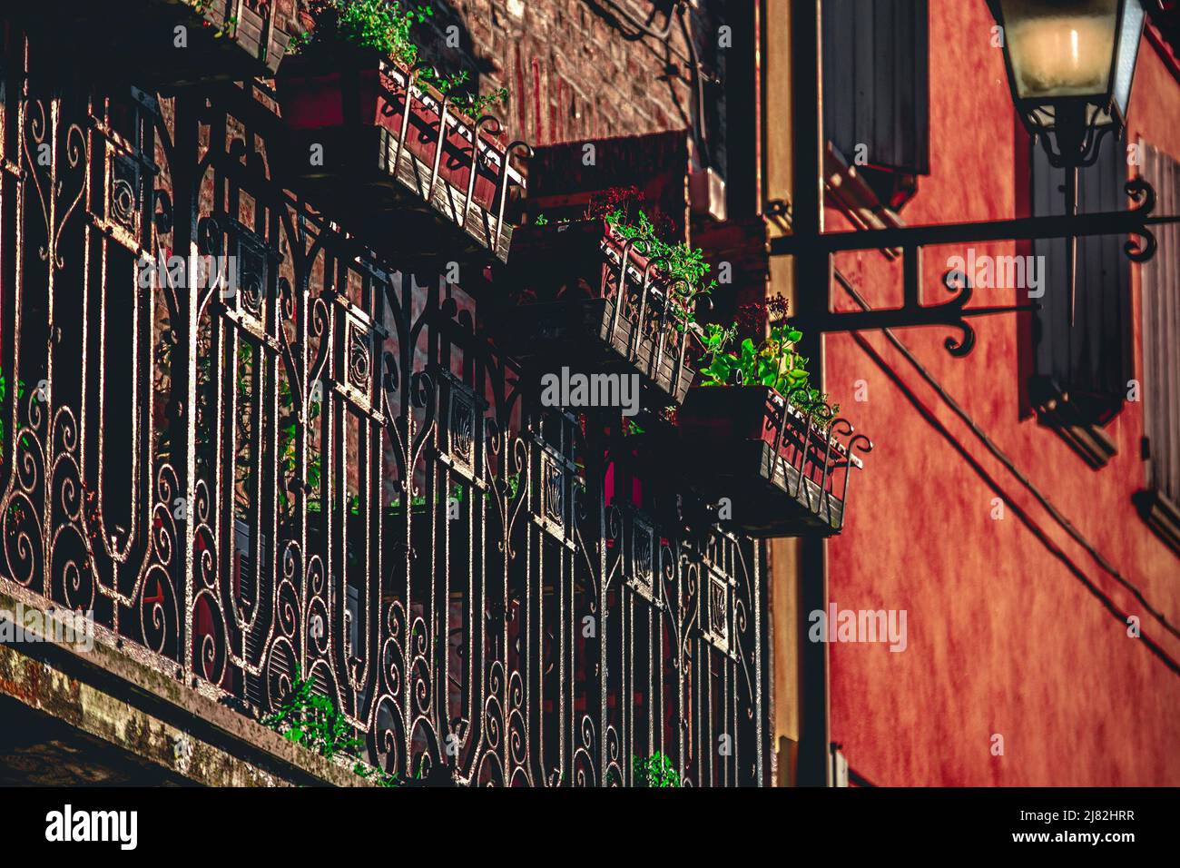 Roter Balkon Hintergrund Nahaufnahme kopieren Raum Buch Abdeckung Textur Stockfoto