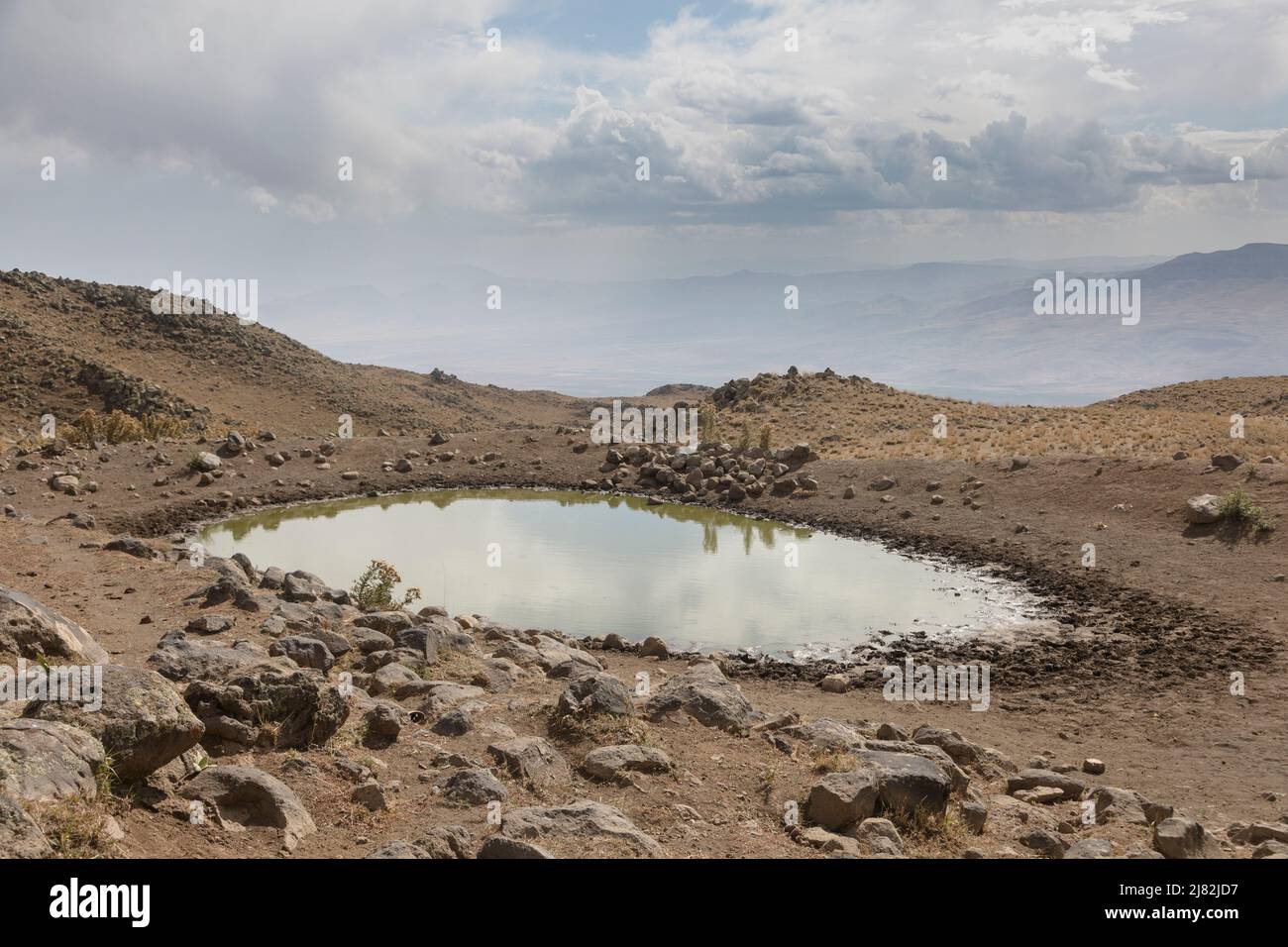 Kleiner See in den Wüstenbergen, Mount Ararat (Agri Dagi), Region Ostanatolien, Türkei Stockfoto