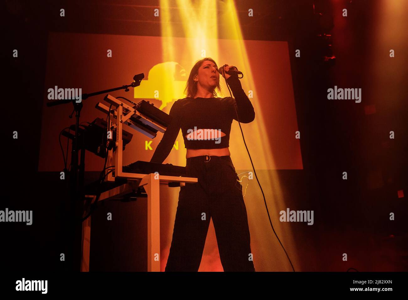 Tilburg, Niederlande. 24., April 2022. Die amerikanische Sängerin und Komponistin Kanga spielt ein Live-Konzert während des niederländischen Metal-Festivals Roadburn Festival 2022 in Tilburg. (Foto: Gonzales Photo - Peter Troest). Stockfoto