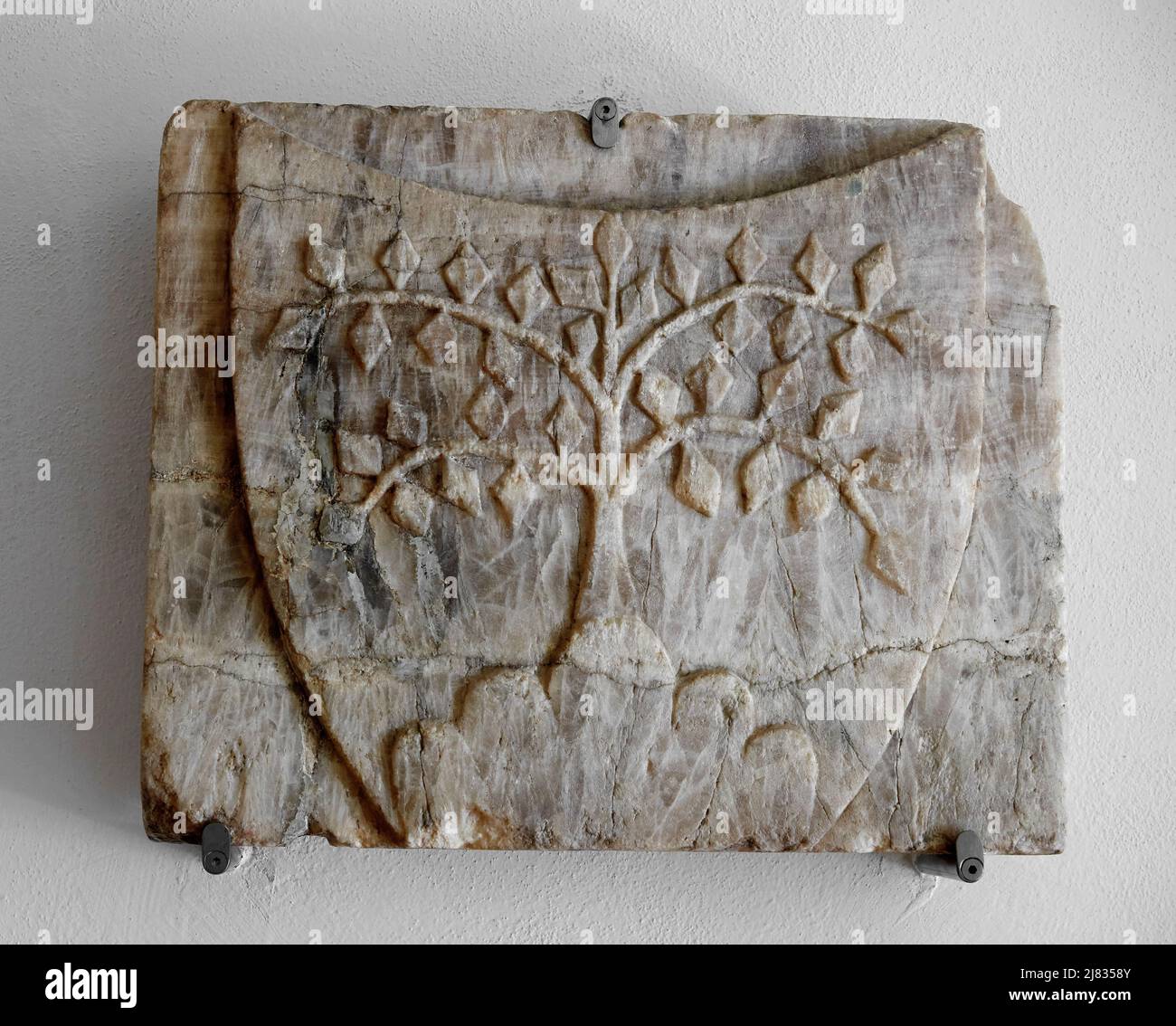 Stemma di Montalcino - pietra onice - scultore senese della prima metà del XIV secolo - Montalcino (Si),Italia, Museo Diocesano d’Arte Sacra Stockfoto