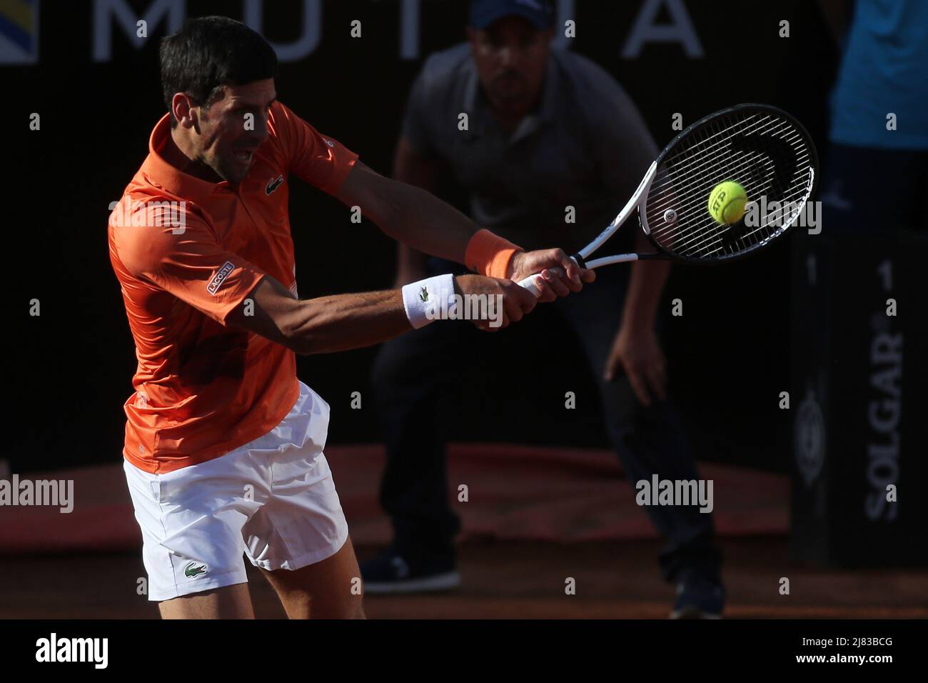 Rom, Italien. 12.. Mai 2022. ROM, ITALIEN - 12.05.2022: NOLAN DJOKOVIC (SRB) spielt gegen S.WAWRINKA (SUI) während ihres Einzelspieles im Internazionali BNL D'Italia am Foro Italico in Rom, Italien, am 12. Mai 2022. Kredit: Unabhängige Fotoagentur/Alamy Live Nachrichten Stockfoto