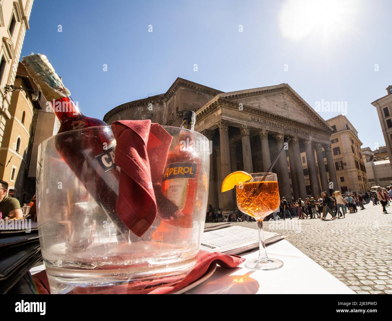 Aperol spritz rom -Fotos und -Bildmaterial in hoher Auflösung – Alamy