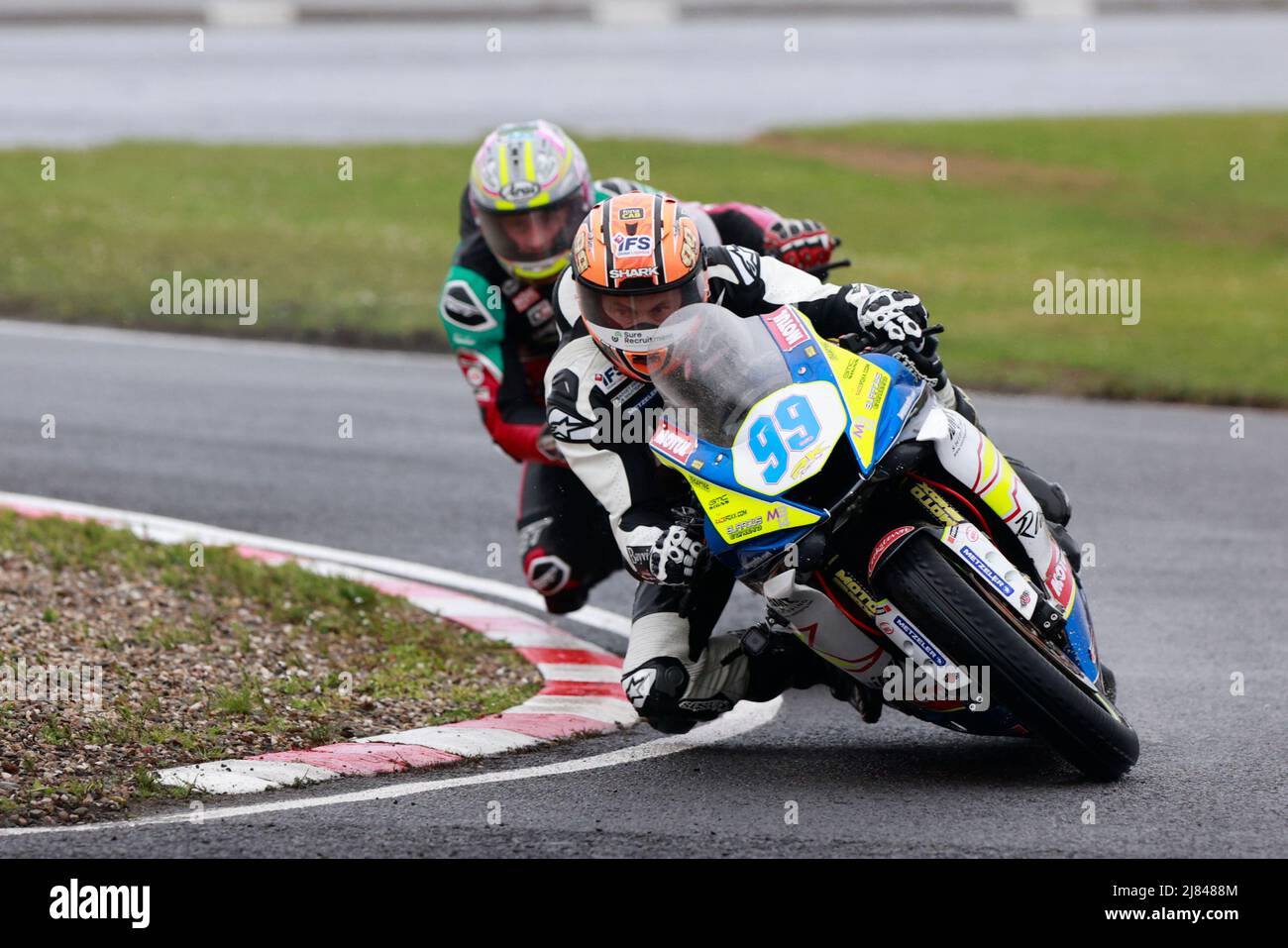 Portrush, Antrim, Nordirland. 12.. Mai 2022. FonaCAB Nicholl Oils Northwest 200 Races; Jeremy McWilliams (Burrows Engineering RK Racing Yamaha) belegte den dritten Platz im SuperSport-Rennen Credit: Action Plus Sports/Alamy Live News Stockfoto