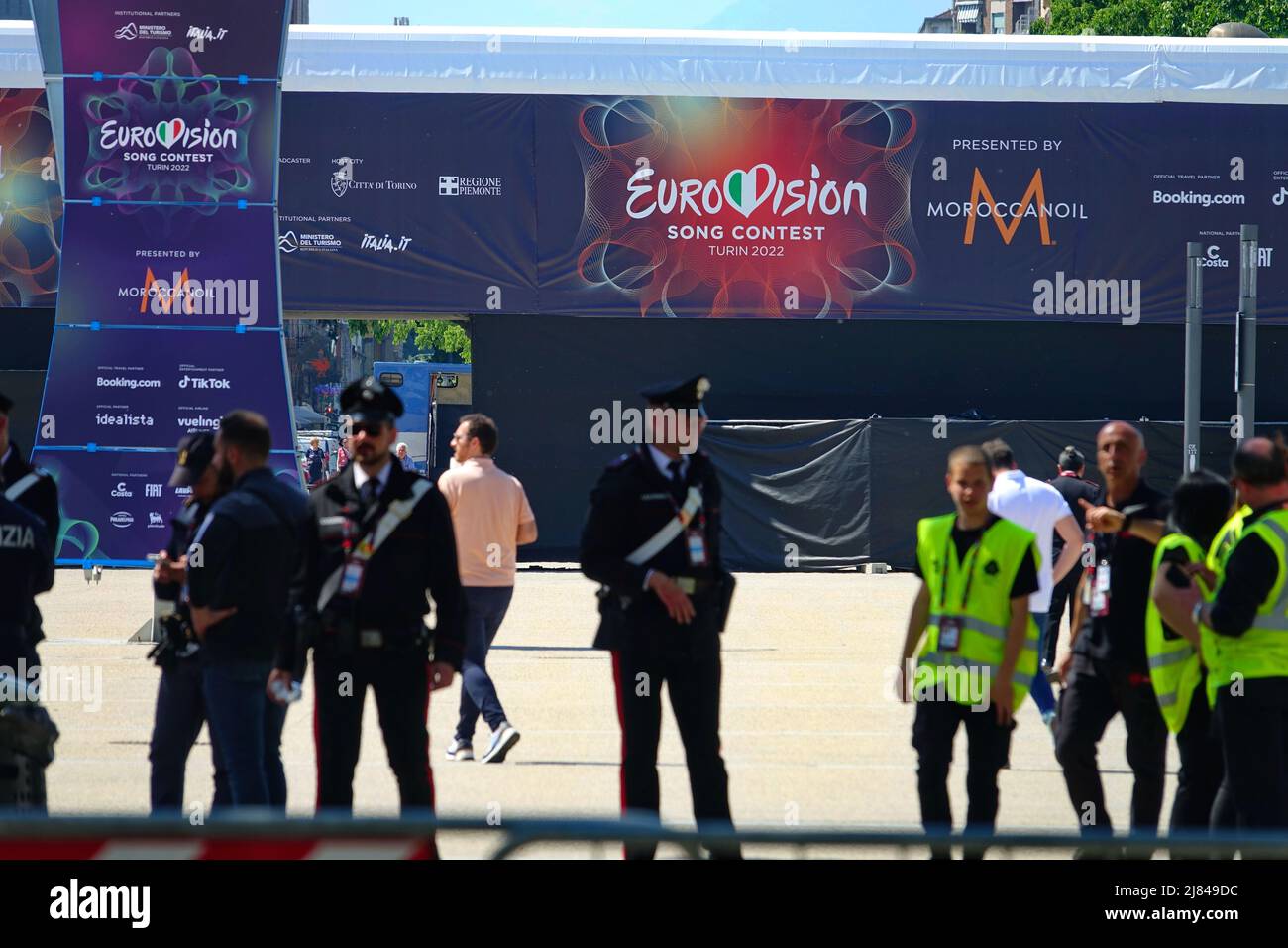 Logo des Eurovision Song Contest 2022 vor der Arena, Austragungsort des Finales. Turin, Italien - Mai 2022 Stockfoto