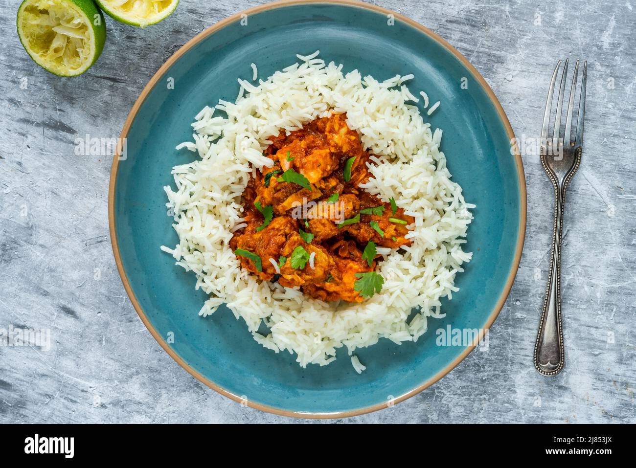 Parsi Fischpatia mit Reis - köstliches, aus der Parsi-Gemeinde in Bombay stammenden, feinen, frischen und leckeren, frischen und frischen Fisch Stockfoto