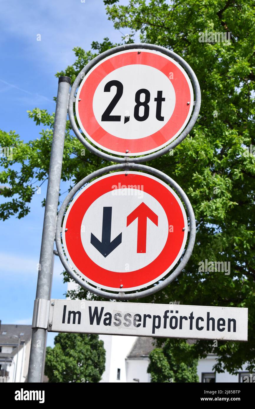 Brückengewicht maximal 2,8 Tonnen Stockfoto