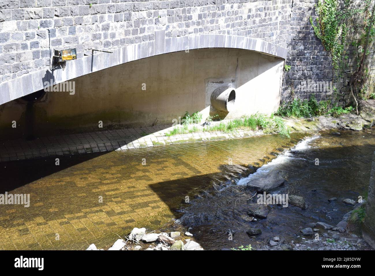 Fluss nette in der Kleinstadt Mayen Stockfoto