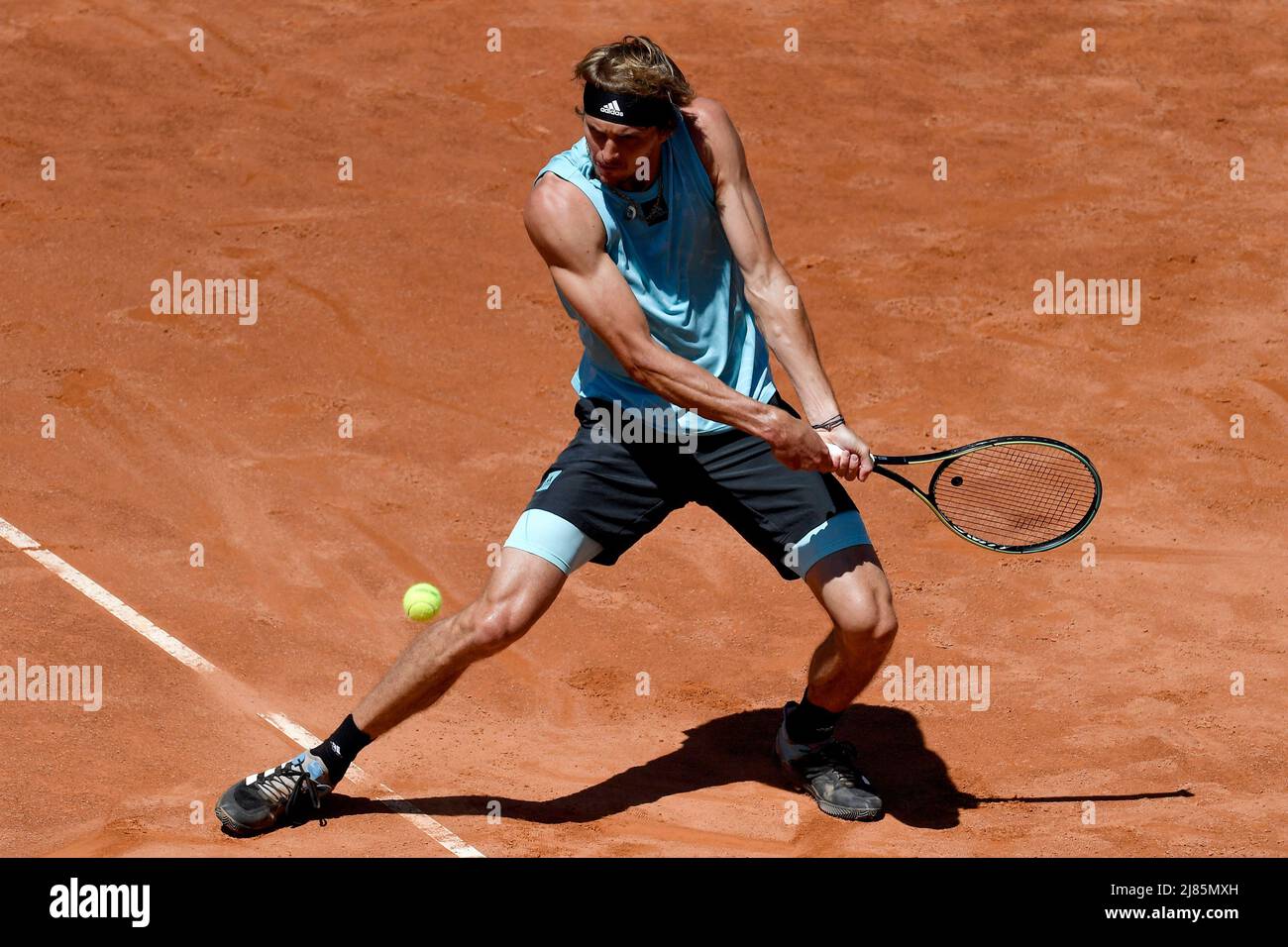 Rom, Italien. 13.. Mai 2022. Alexander Zverev aus Deutschland kehrt am 8 13.. Mai 2022 beim Internazionali BNL D'Italia Tennisturnier im Foro Italico in Rom, Italien, zu Cristian Garin aus Chile zurück. Foto Antonietta Baldassarre/Insidefoto Kredit: Insidefoto srl/Alamy Live News Stockfoto