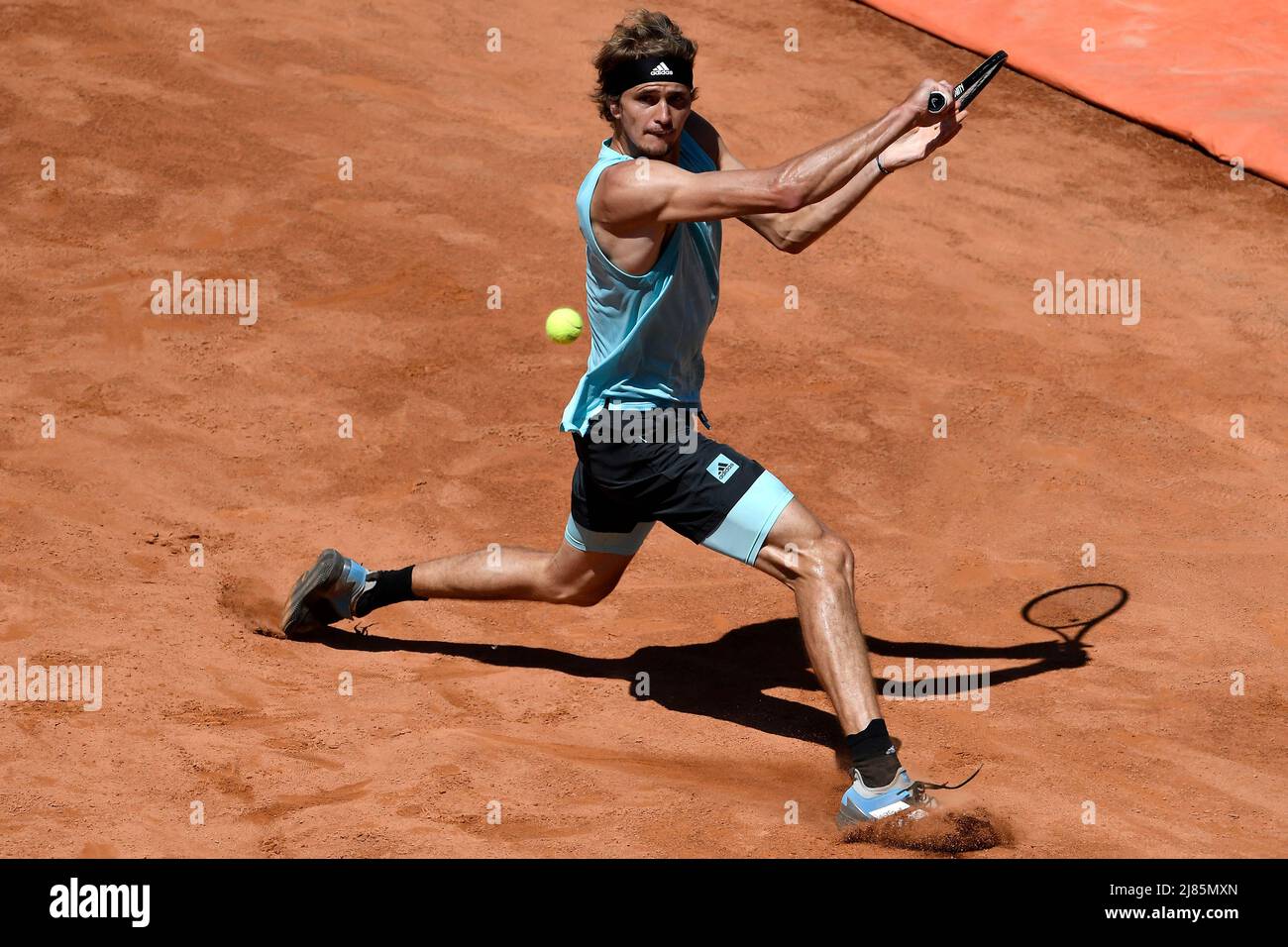 Rom, Italien. 13.. Mai 2022. Alexander Zverev aus Deutschland kehrt am 8 13.. Mai 2022 beim Internazionali BNL D'Italia Tennisturnier im Foro Italico in Rom, Italien, zu Cristian Garin aus Chile zurück. Foto Antonietta Baldassarre/Insidefoto Kredit: Insidefoto srl/Alamy Live News Stockfoto