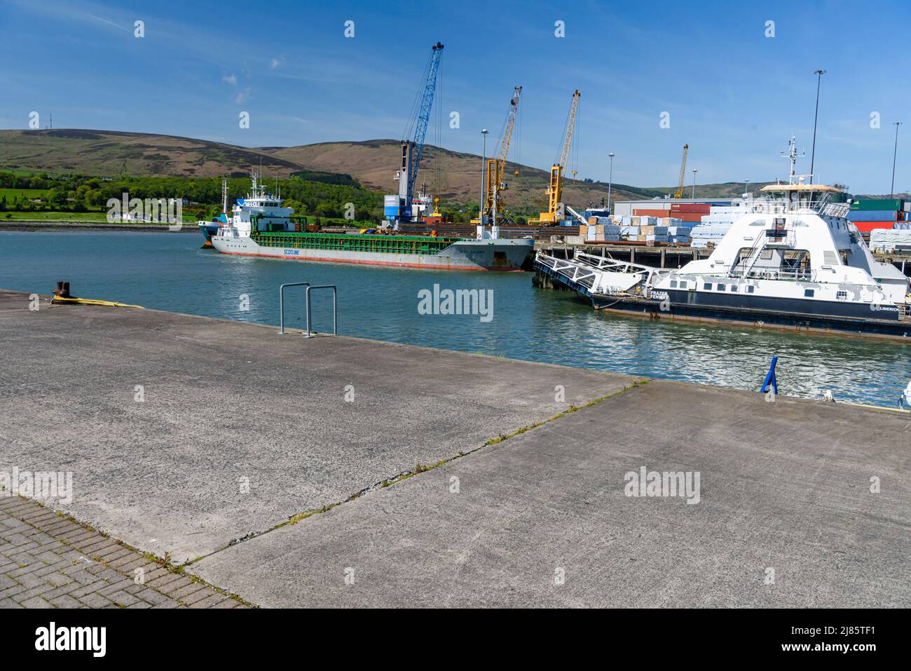 Warrenpoint Harbour, der zweitgrößte Handelshafen in Nordirland Stockfoto