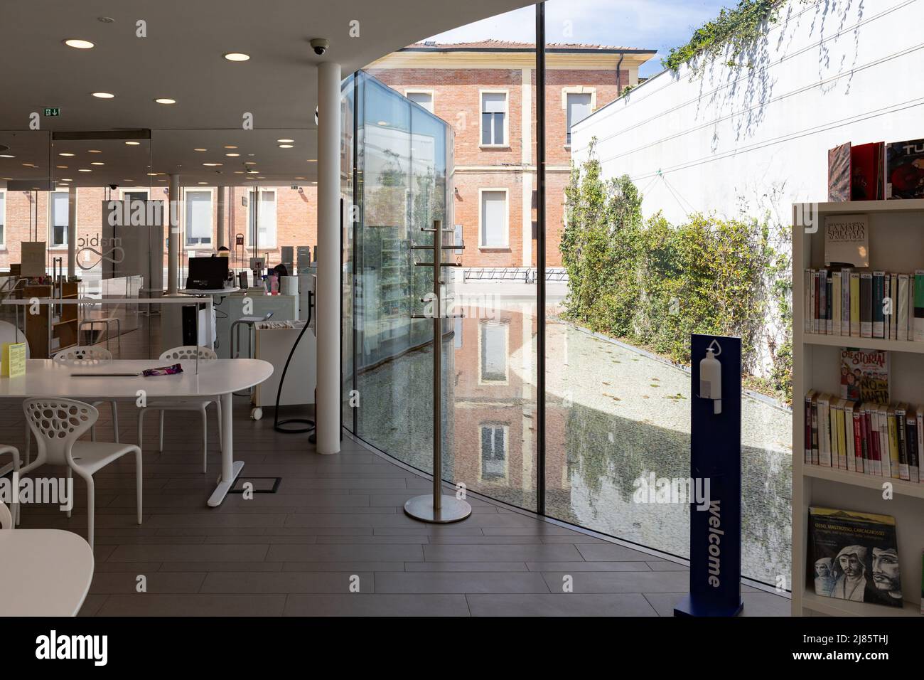 Stadtbibliothek Maranello, entworfen von Pritzker, ausgezeichnet mit dem japanischen Architekten Isozaki Arata und dem italienischen Co-Designer Andrea Maffei. Fertig Gestellt 2012. Stockfoto