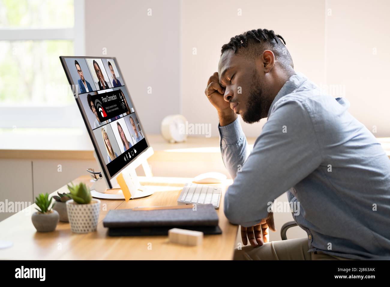 Videokonferenz Langsame Internetverbindung. Schlechtes Signalproblem Stockfoto