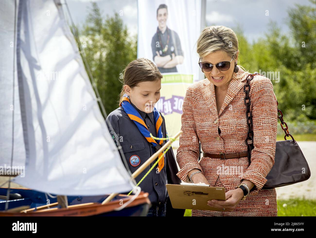 Zeewolde, Netherlands, 13/05/2022, 2022-05-13 12:28:39 ZEEWOLDE - Queen Maxima während eines Arbeitsbesuches im Scouting Estate Zeewolde. Der Besuch wurde von den Aktivitäten des Wasserscouting und Projekten im Bereich Nachhaltigkeit dominiert. KOEN VAN WEEL niederlande Out - belgien Out Stockfoto