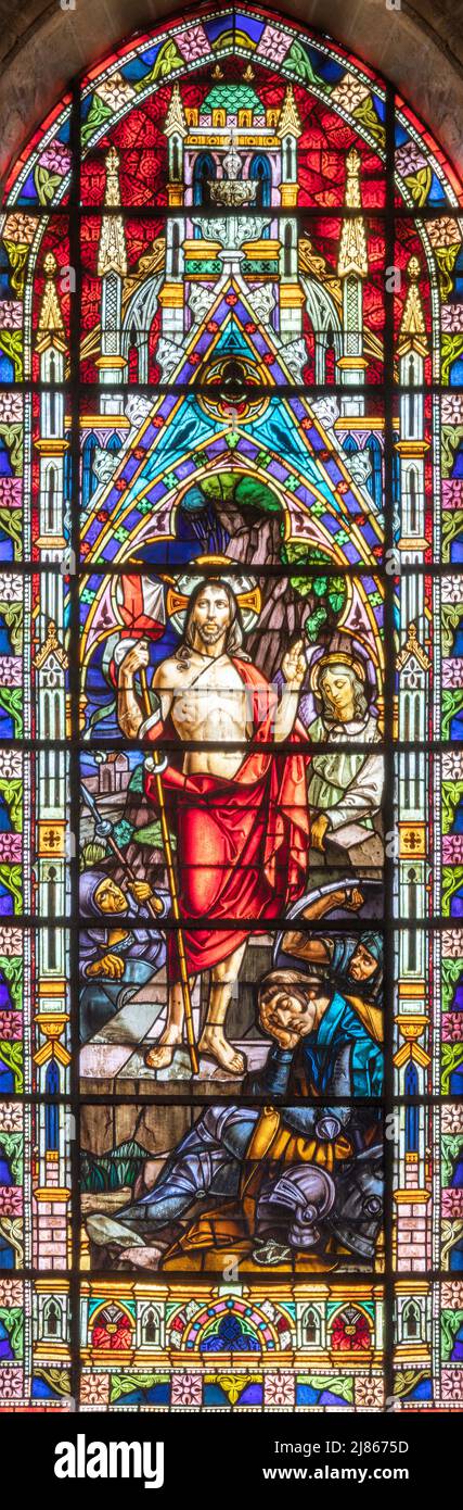 VALENCIA, SPANIEN - 17. FEBRUAR 2022: Die Auferstehung in neugotischer Glasmalerei der Kirche Basilica de San Vicente Ferrer. Stockfoto
