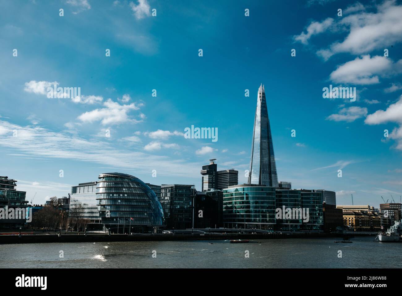 Blick auf den Shard und das City Hall in London, Großbritannien Stockfoto
