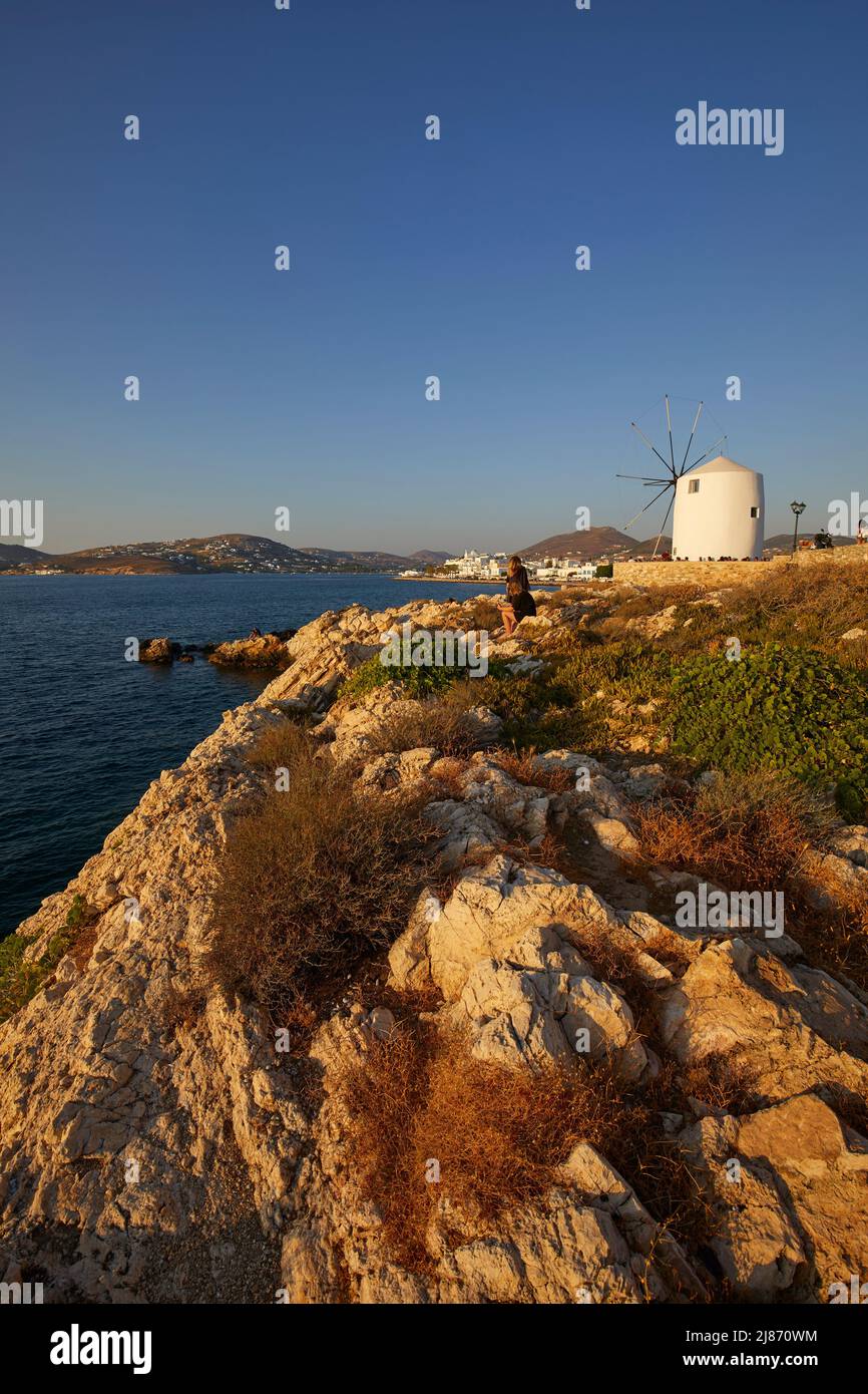 Traditionelle Windmühle in Paros, Kykladen, Griechenland Stockfoto