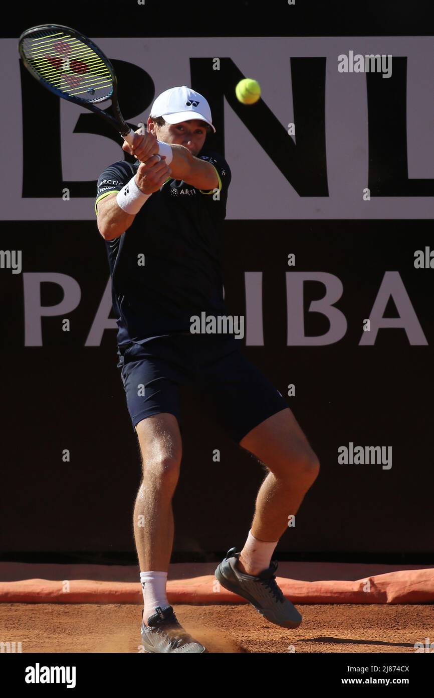 Rom, Italien. 13.. Mai 2022. ROM, ITALIEN - 13.05.2022: D.SHAPOVALOV (DAN) spielt gegen C.RUUD (NOR) während ihres Einzelspieles im Internazionali BNL D'Italia am 13. Mai 2022 im Foro Italico in Rom, Italien. Kredit: Unabhängige Fotoagentur/Alamy Live Nachrichten Stockfoto