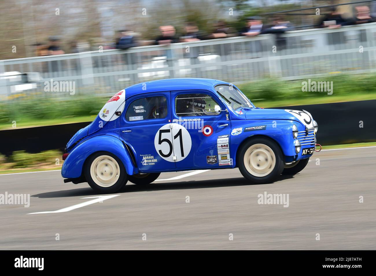 MENA Pierre-Brice, Renault 4CV, Sopwith Cup, Dies war ein 20-Minuten-Rennen für Fahrzeuge eines Typs, die bis 1956 konkurrierten, es verfügte über eine erhebliche Stockfoto