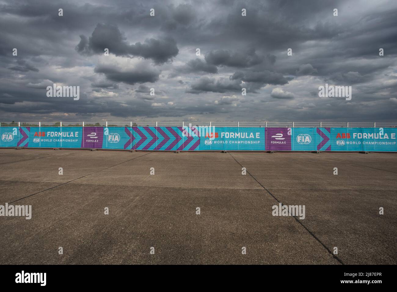 Berlin, 13.. Mai 2022. 2022 Shell Recharge Berlin E-Prix, 2021-22 ABB FIA Formel E Weltmeisterschaft, Tempelhof Airport Circuit in Berlin, Deutschland im Bild: Circuit Atmosphere © Piotr Zajac/Alamy Live News Stockfoto
