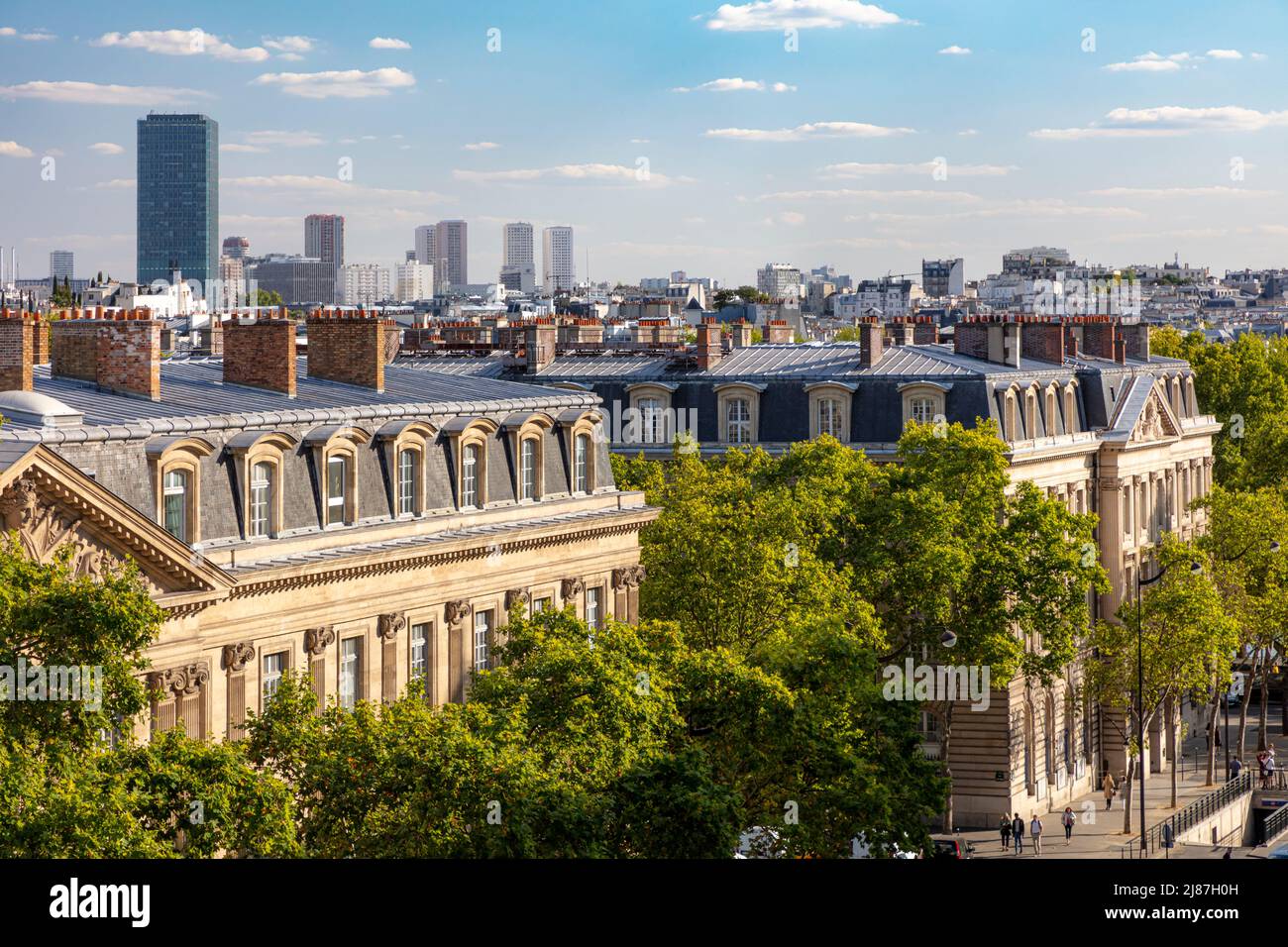 Erhöhter Blick auf Gebäude im Arrondissement 4., Paris, Ice-de-France, Frankreich Stockfoto